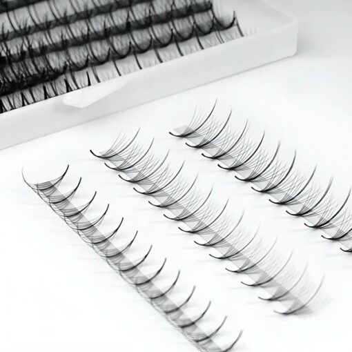9d strip wispy lashes