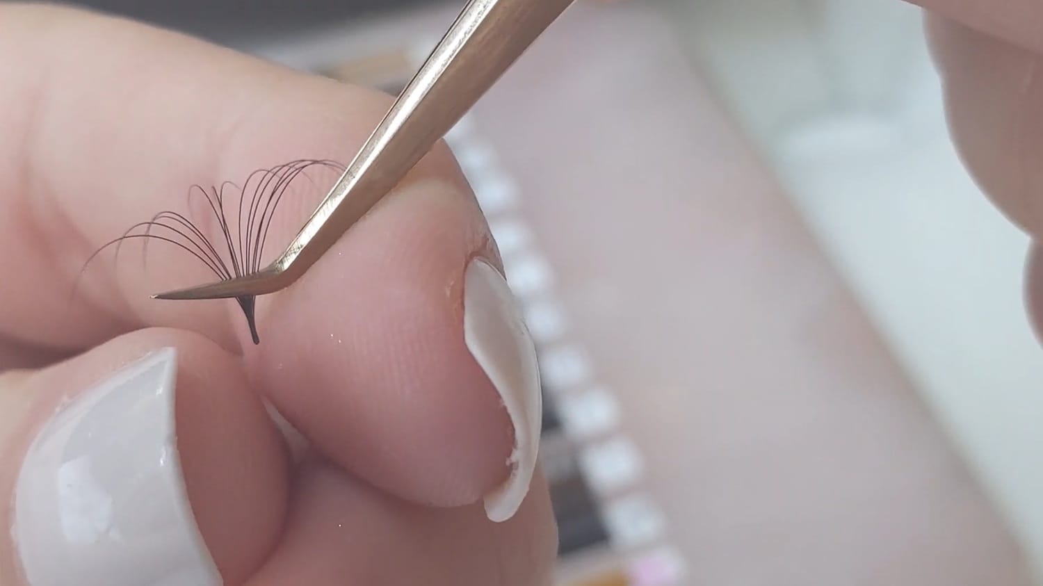 way to create handmade lash fans