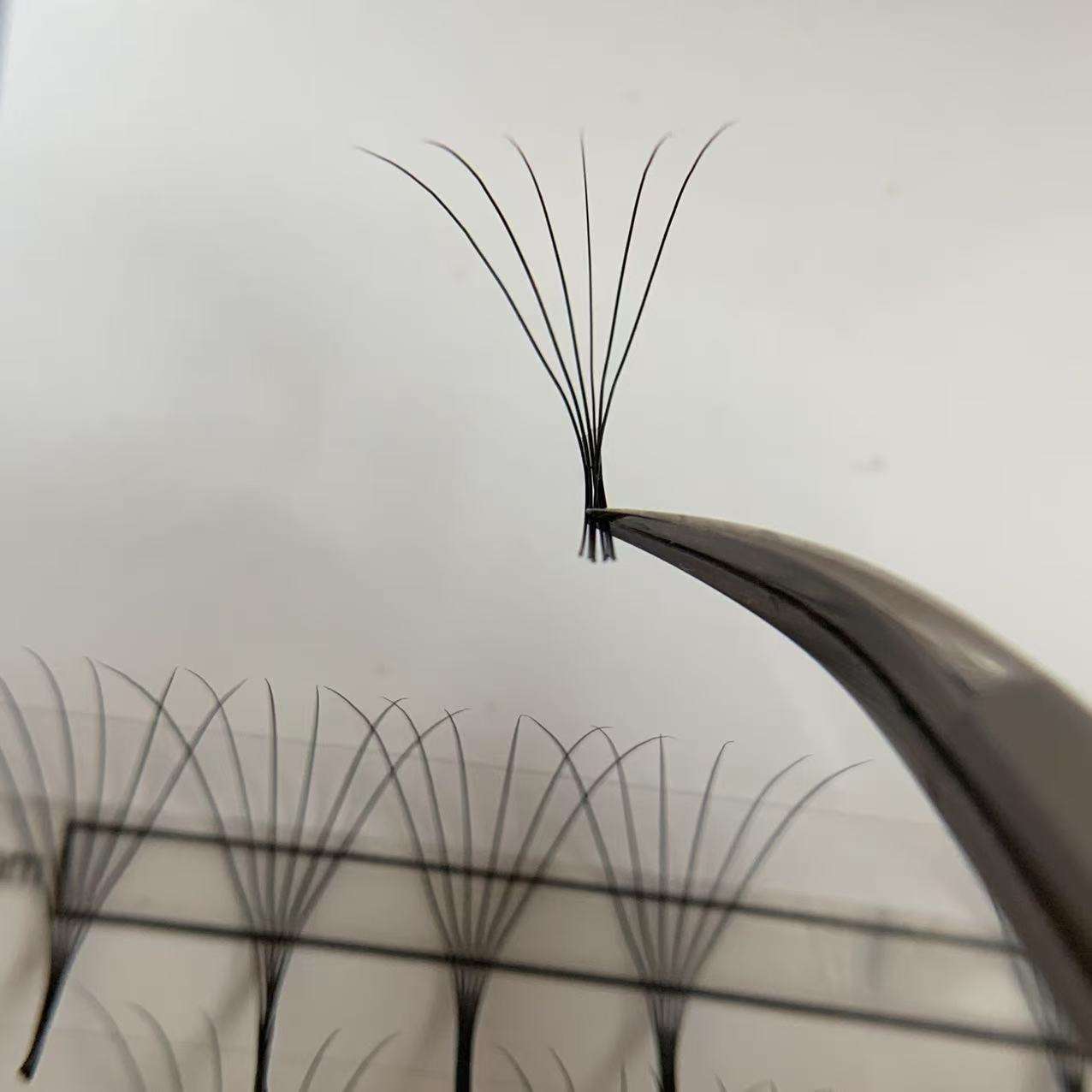 unnatural appearance lash fan